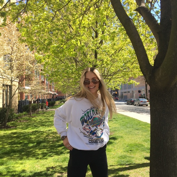 Meet your Posher, Quinn - Picture 2 of 4